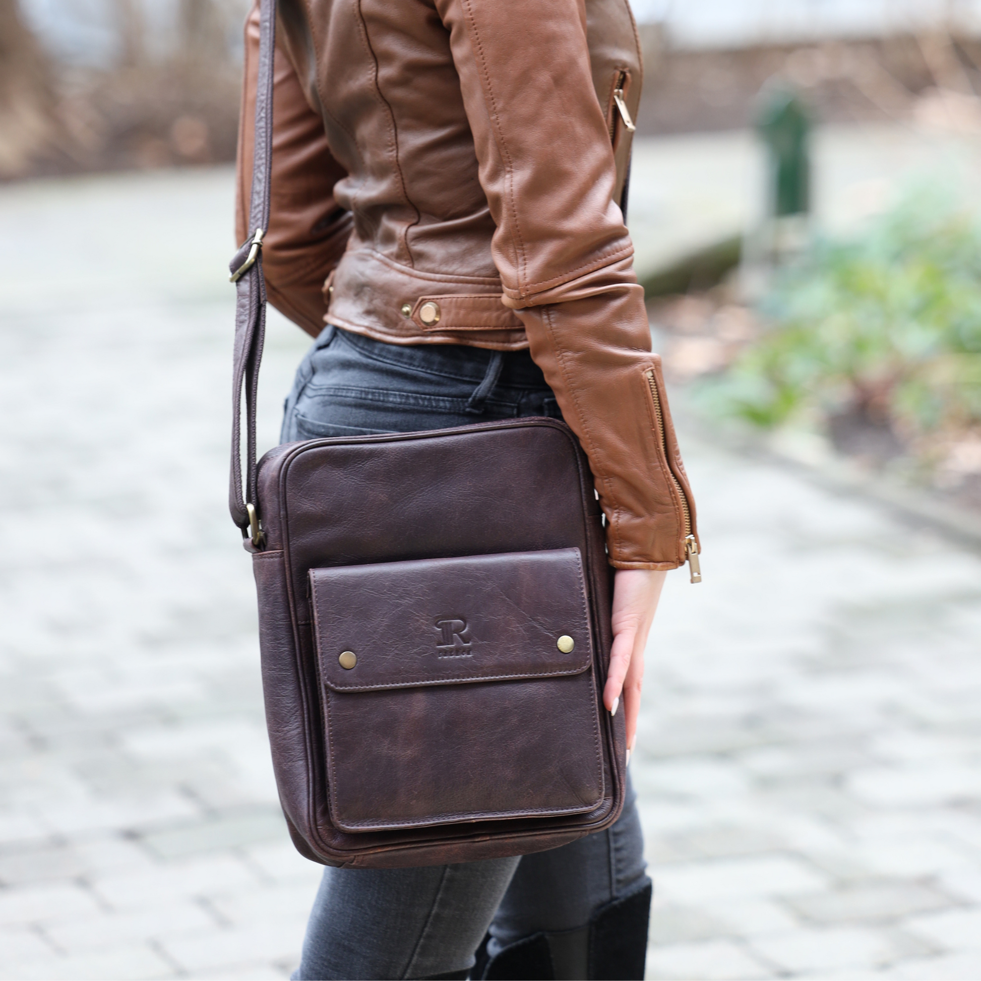 Brown Classic Leather Messenger Bag